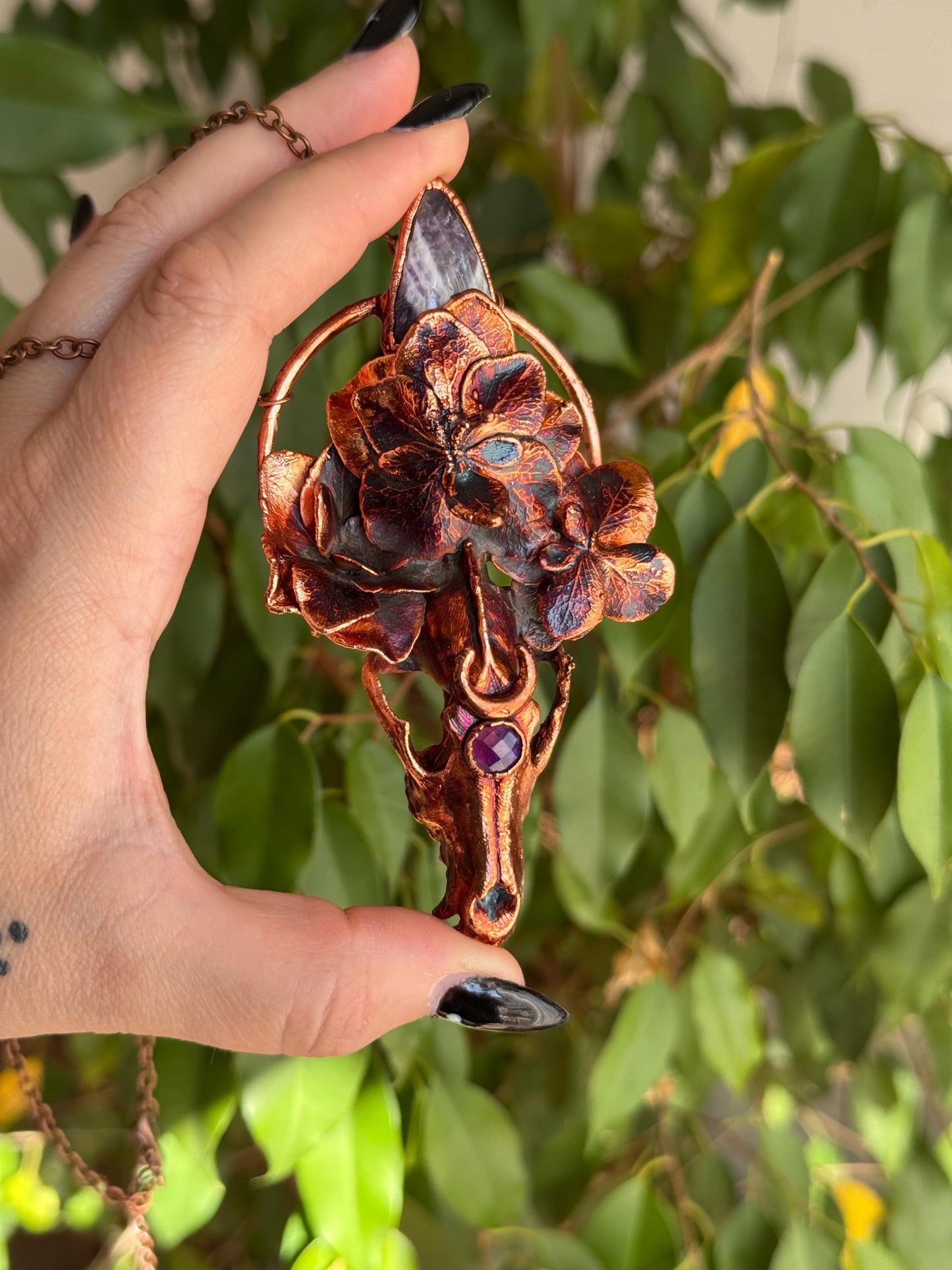 Copper eformed resin wolf skull with a real hydrangeas crown , featuring amethysts, colorfull patina, statement big necklace