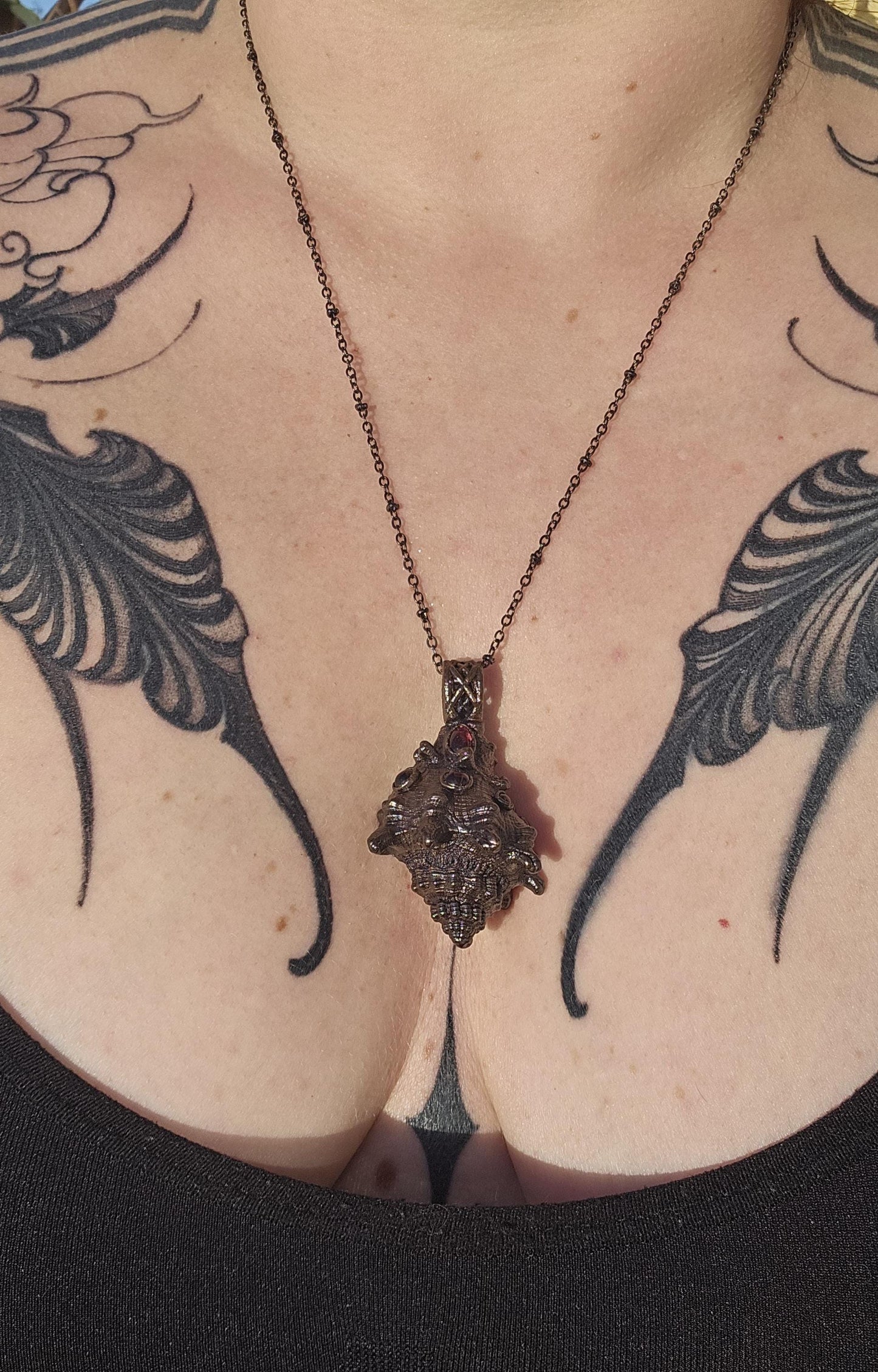 Copper eformed real seashell with amethysts, reversible necklace on a satellite chain