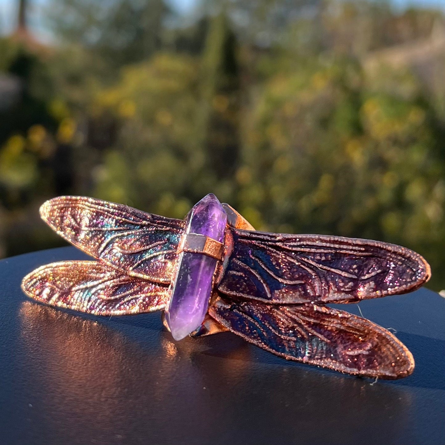 Dragonfly oversized ring with an amethyst point size 6.75 US/uk N, copper eformed with colorful patina