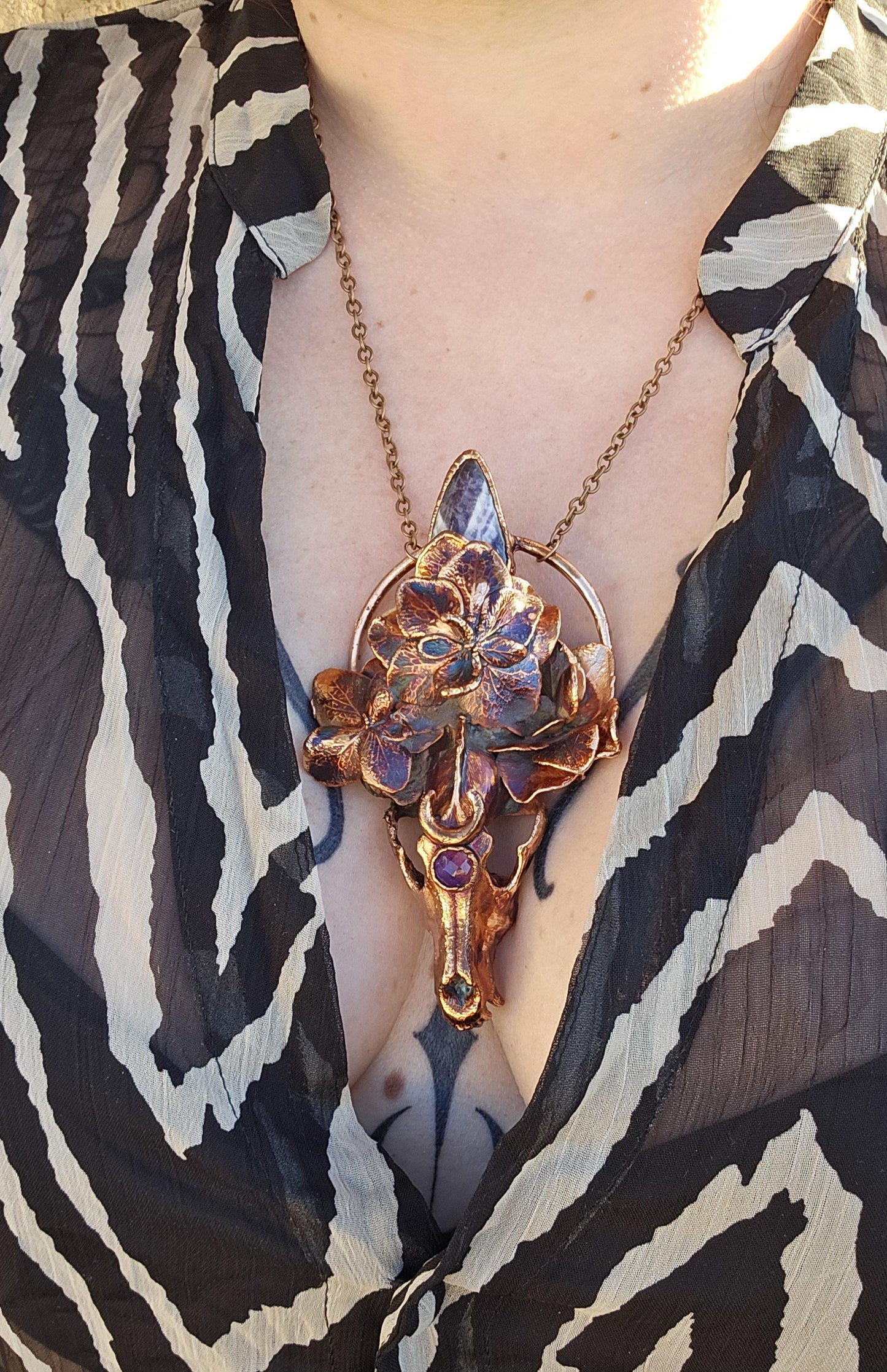 Copper eformed resin wolf skull with a real hydrangeas crown , featuring amethysts, colorfull patina, statement big necklace