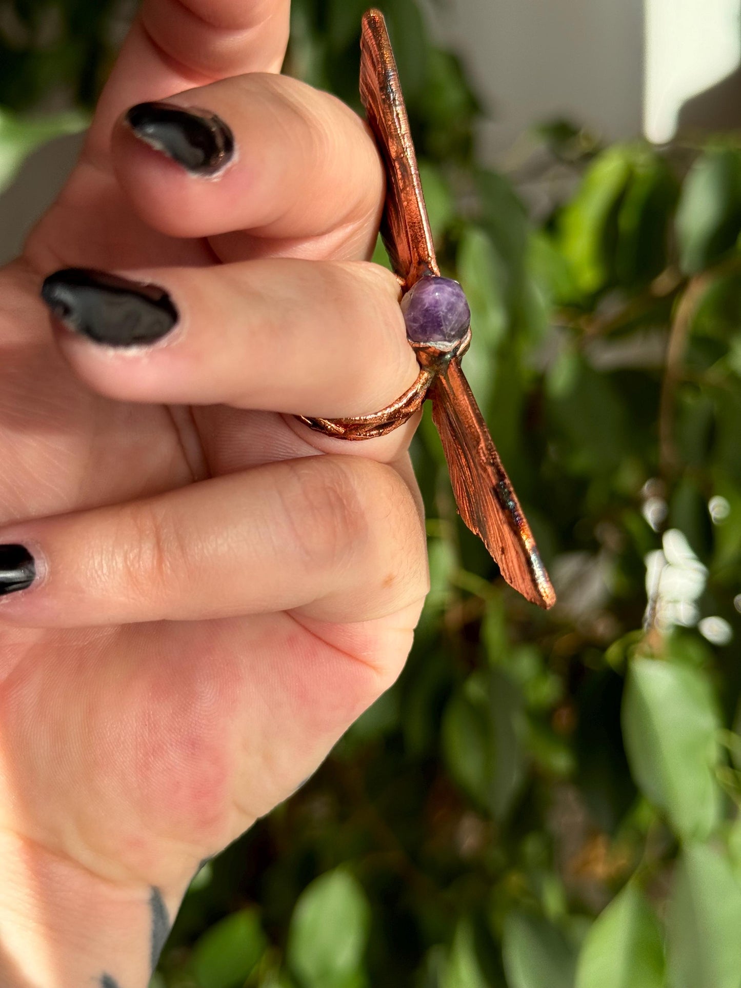 Butterfly ring with an amethyst point size 6.75 US/uk N (53.5mm) copper eformed with colorful patina