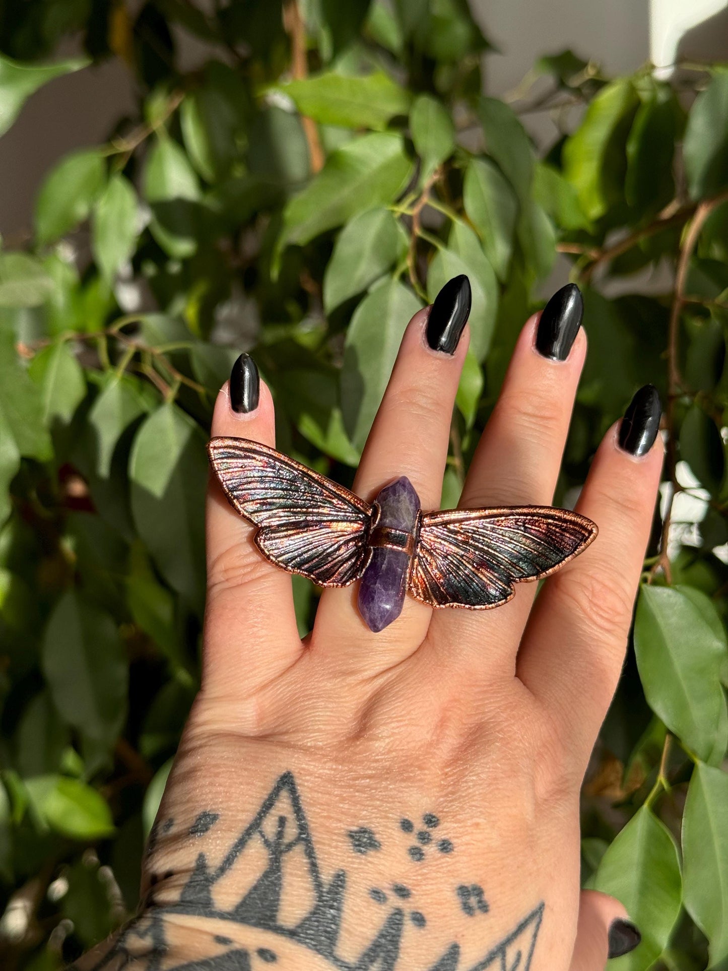 Butterfly ring with an amethyst point size 6.75 US/uk N (53.5mm) copper eformed with colorful patina