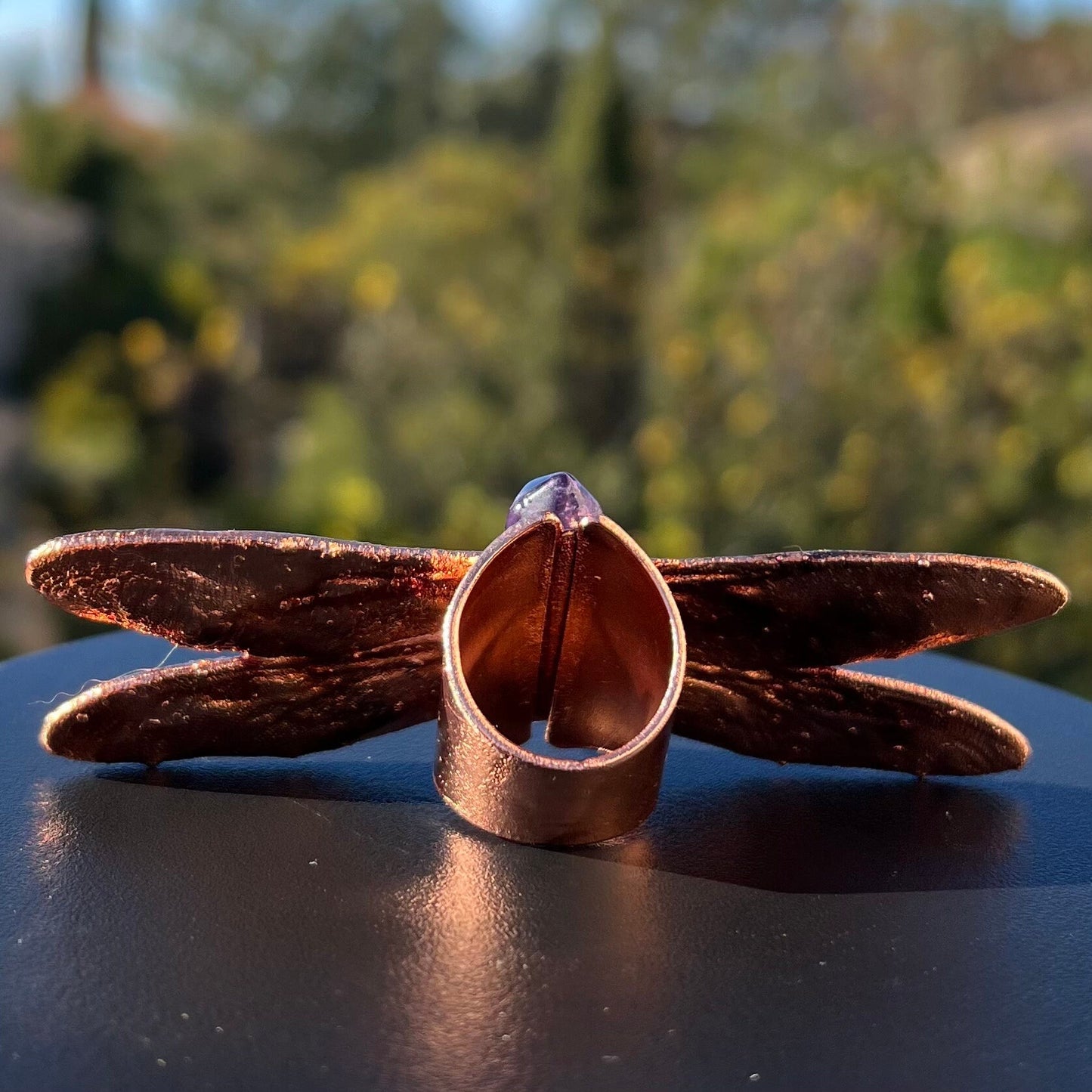 Dragonfly oversized ring with an amethyst point size 6.75 US/uk N, copper eformed with colorful patina