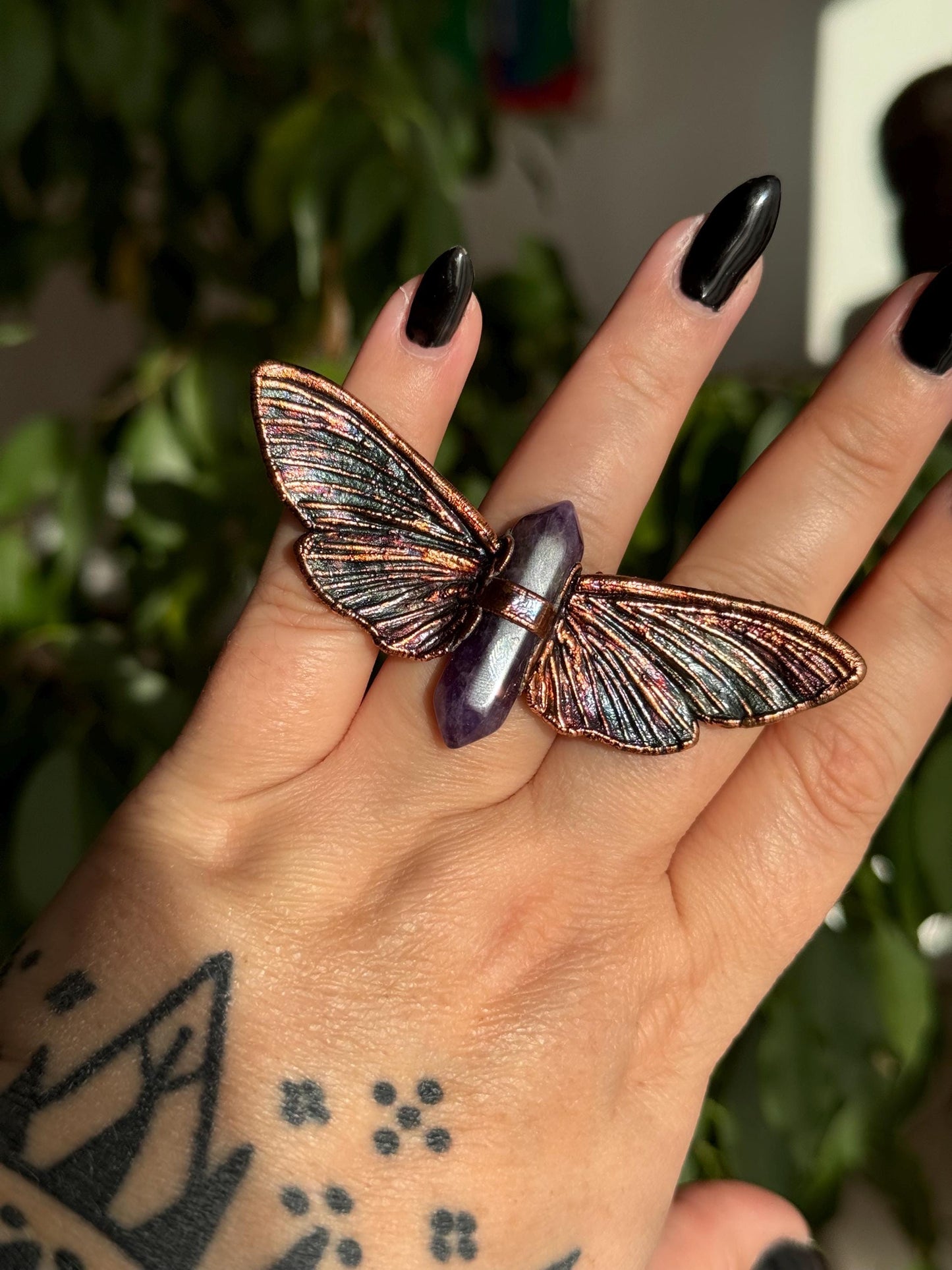 Butterfly ring with an amethyst point size 6.75 US/uk N (53.5mm) copper eformed with colorful patina