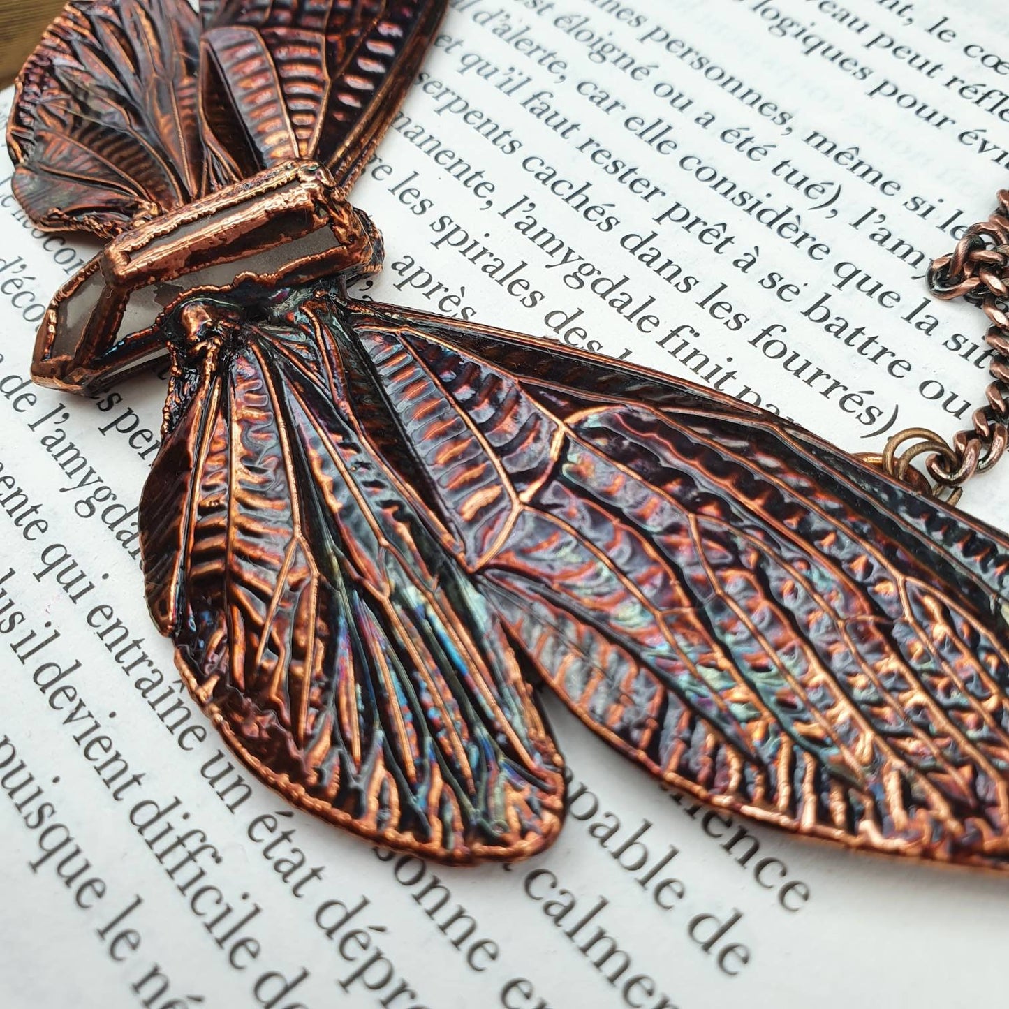 Real huge tropical cicada eformed with copper necklace on a caged quartz, torque oversize necklace