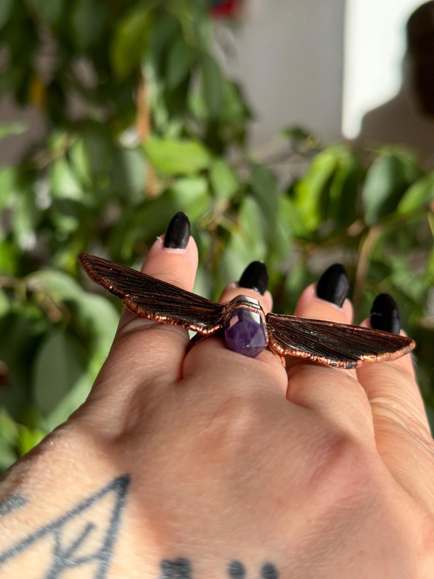 Butterfly ring with an amethyst point size 6.75 US/uk N (53.5mm) copper eformed with colorful patina