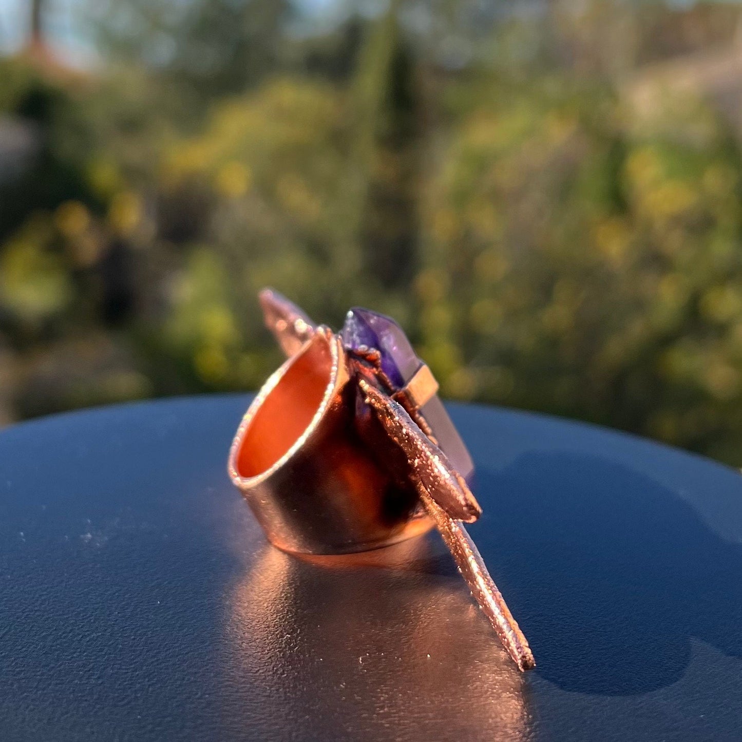 Dragonfly oversized ring with an amethyst point size 6.75 US/uk N, copper eformed with colorful patina